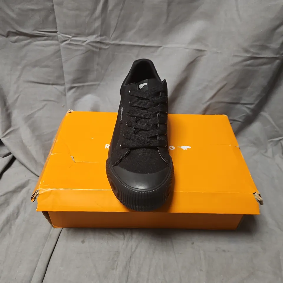 BOXED ROCKET DOG CHEERY CANVAS SNEAKERS – BLACK, UK 6 (EU 39) – WOMEN'S