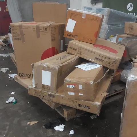 PALLET CONTAINING ASSORTED DESIGNER DANETTI FURNITURE PARTS ECT