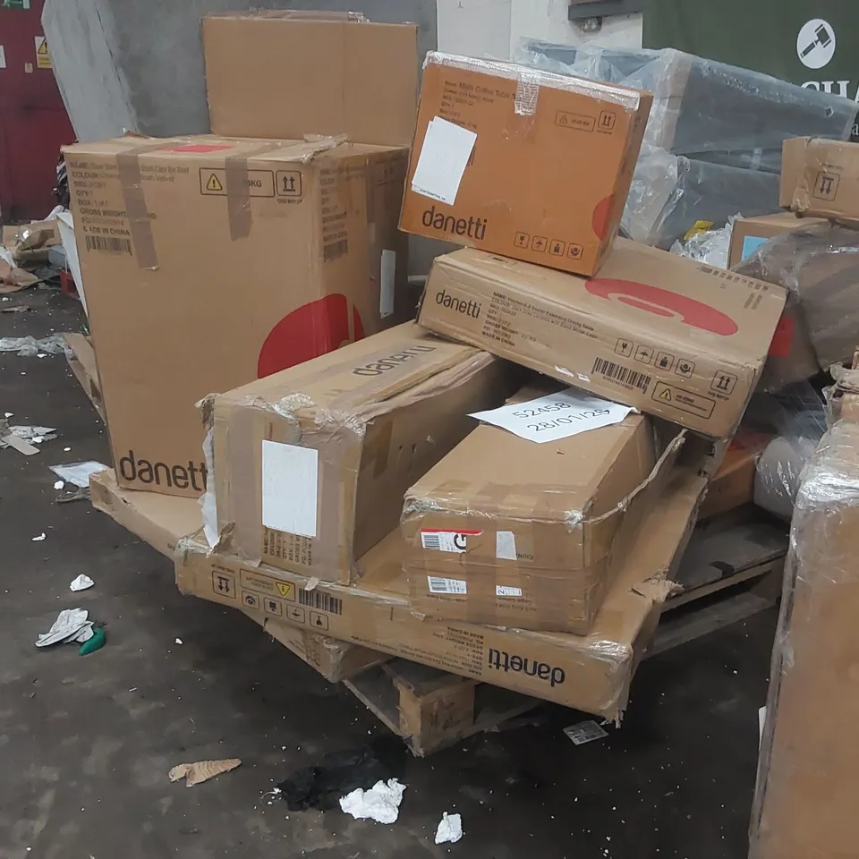 PALLET CONTAINING ASSORTED DESIGNER DANETTI FURNITURE PARTS ECT