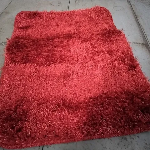 BRAND NEW PACO HOME SIERRA CARPET IN RED - 40X55CM