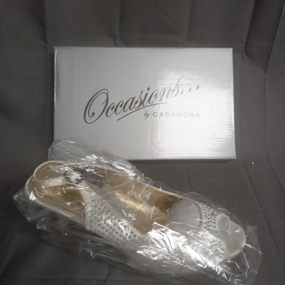BOXED PAIR OCCASIONS BY CASANDRA IVORY SATIN JEWELLED HEELS OPEN TOE SIZE 6