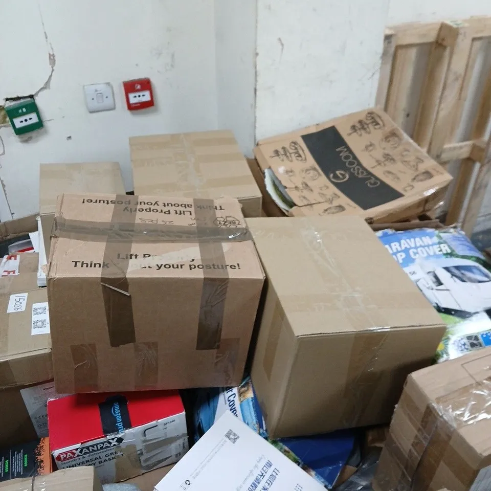 PALLET OF ASSORTED ITEMS INCLUDING AFTER RAIN DEHUMIDIFIER , CARAVAN TOP COVER AND CUTLERY BASKET 