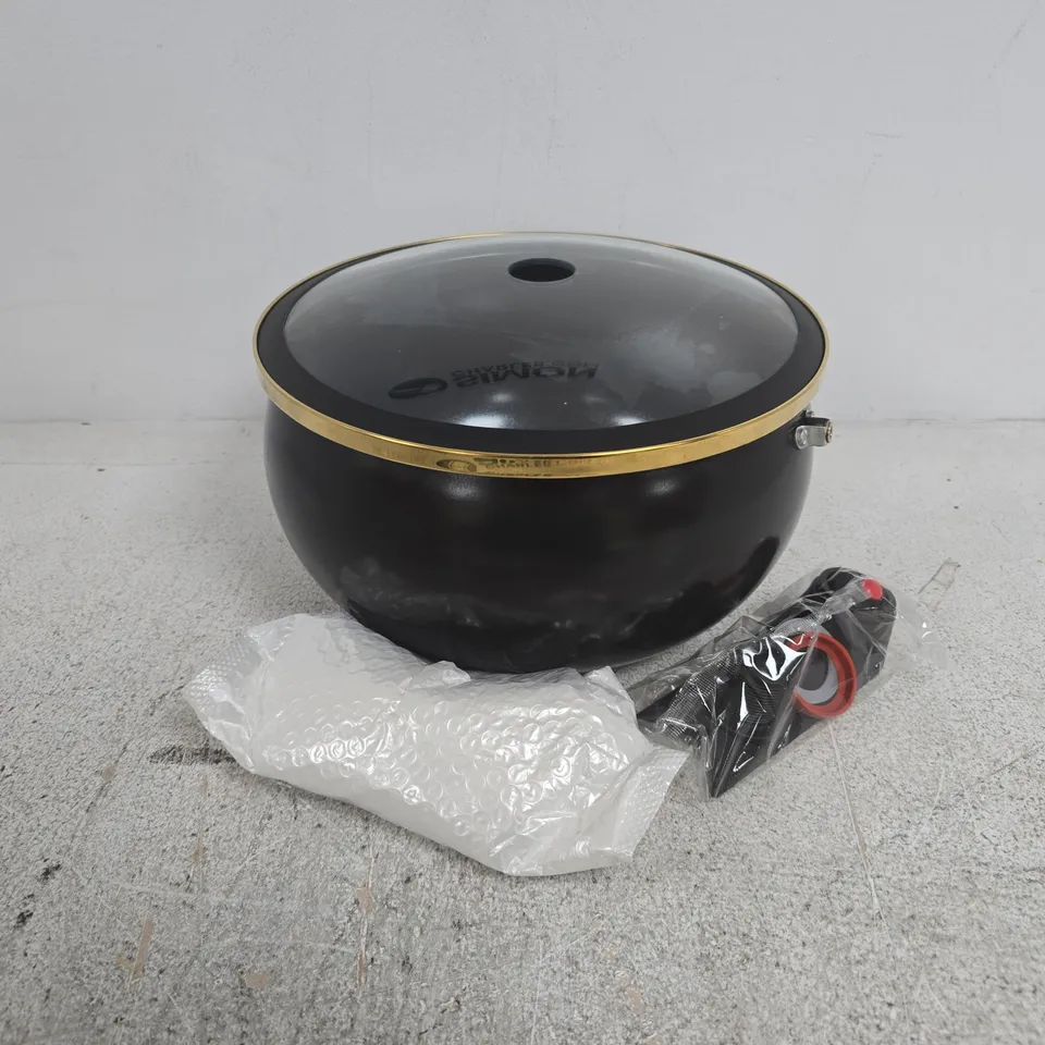 STEW POT IN BLACK