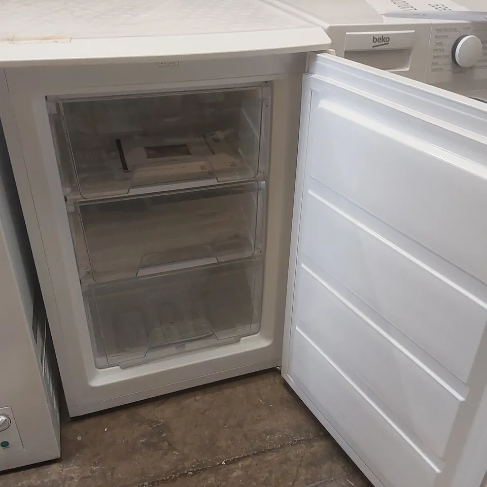 LOGIK LUF55W23 UNDERCOUNTER FREEZER - WHITE