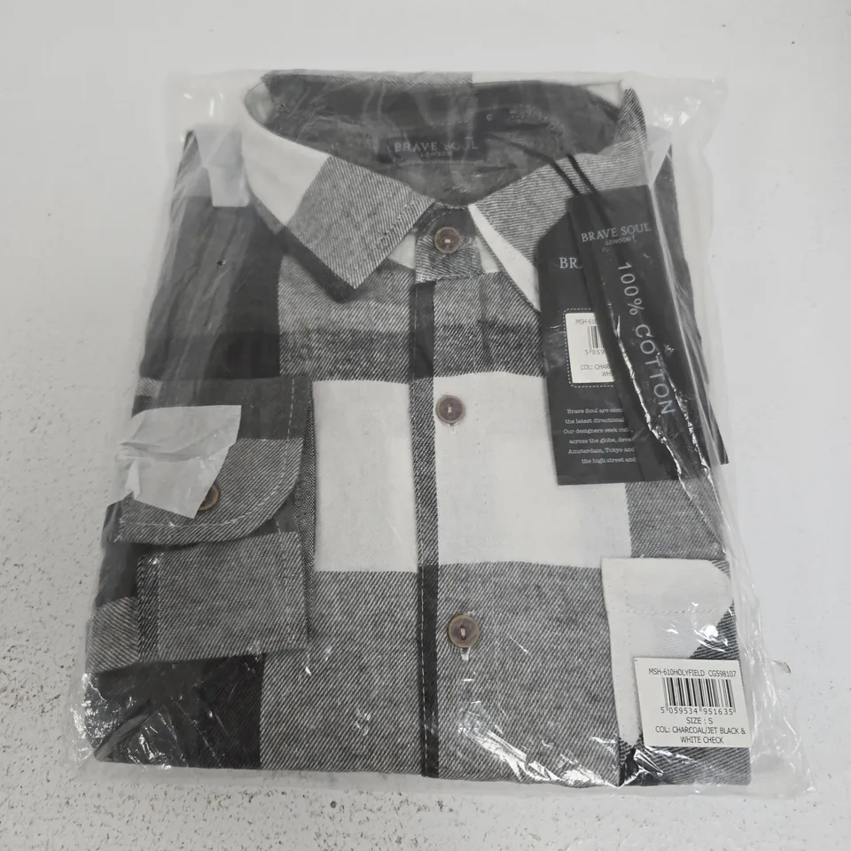 BAGGED BRAVE SOUL LONG SLEEVE SHIRT IN GREY/WHITE CHECK - SMALL