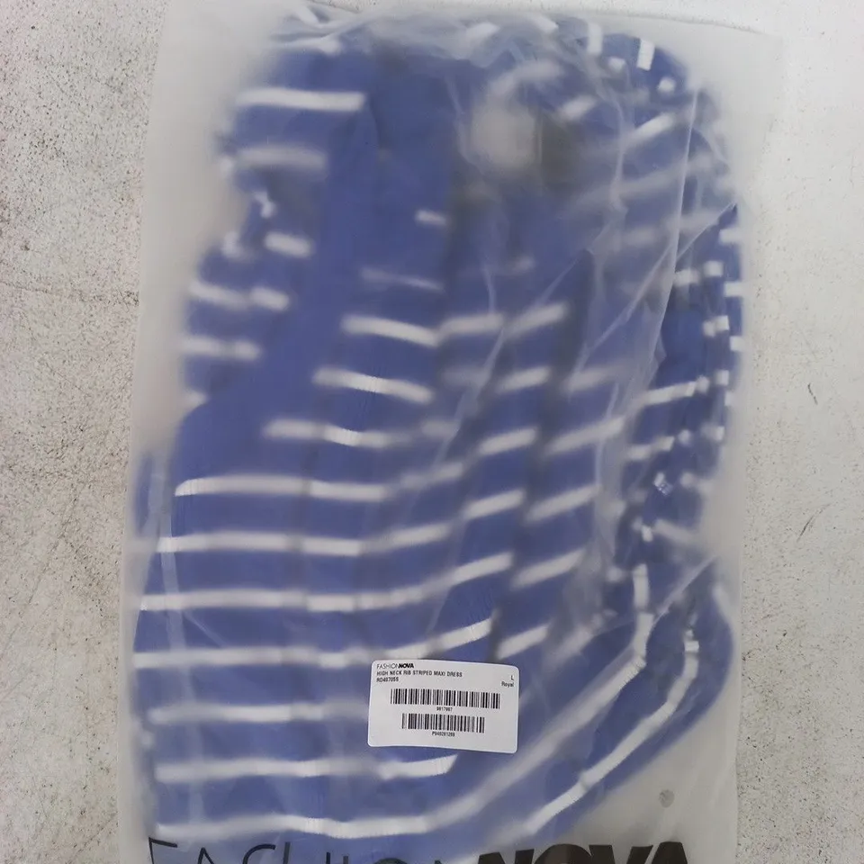 BAGGED FASHION NOVA HIGH NECK RIB STRIPED MAXI DRESS IN BLUE/WHITE SIZE LARGE