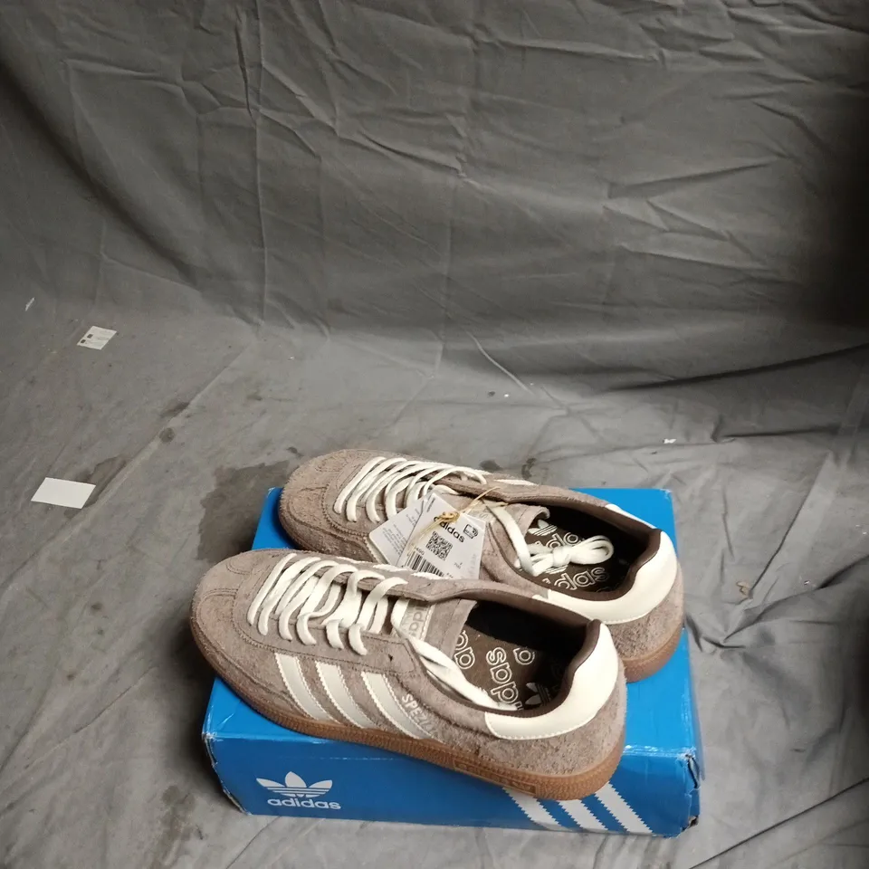 ADIDAS HANDBALL SPEZIAL W TRAINERS – BROWN SUEDE, UK 7 
