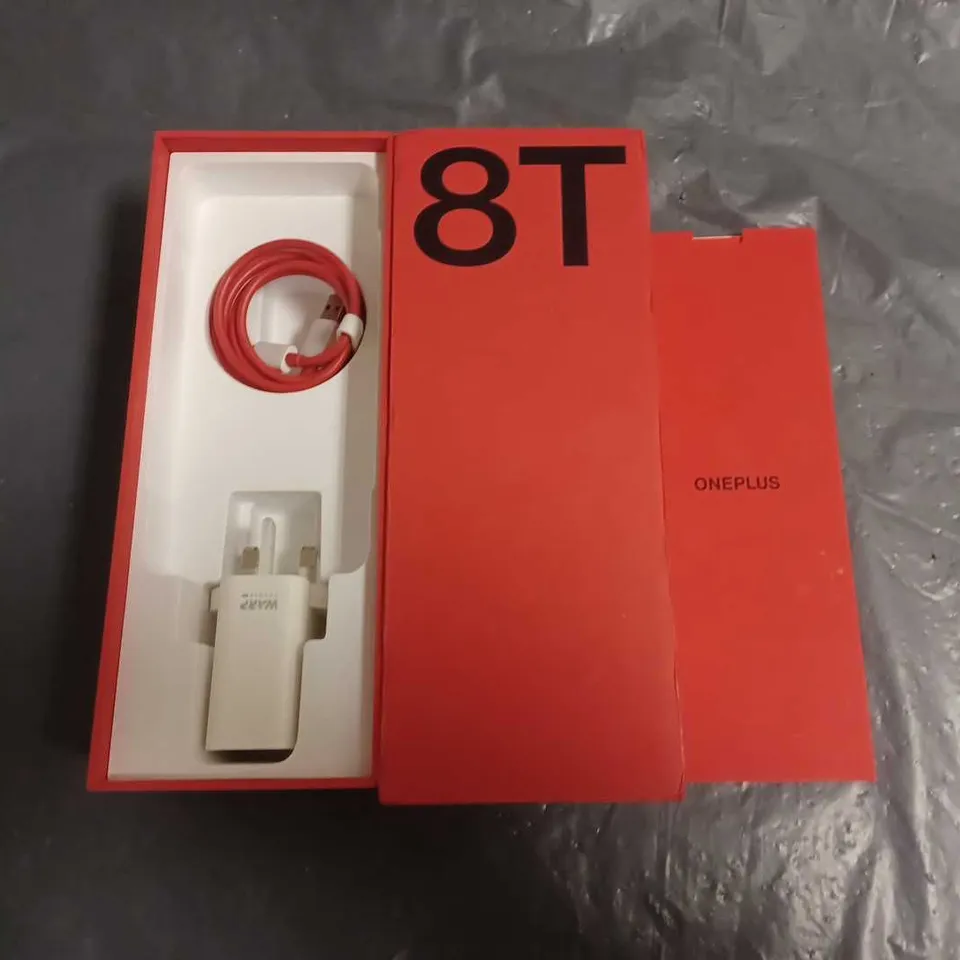 BOXED ONEPLUS 85 RAM 8GB ROM 128GB MOBILE PHONE IN SILVER 