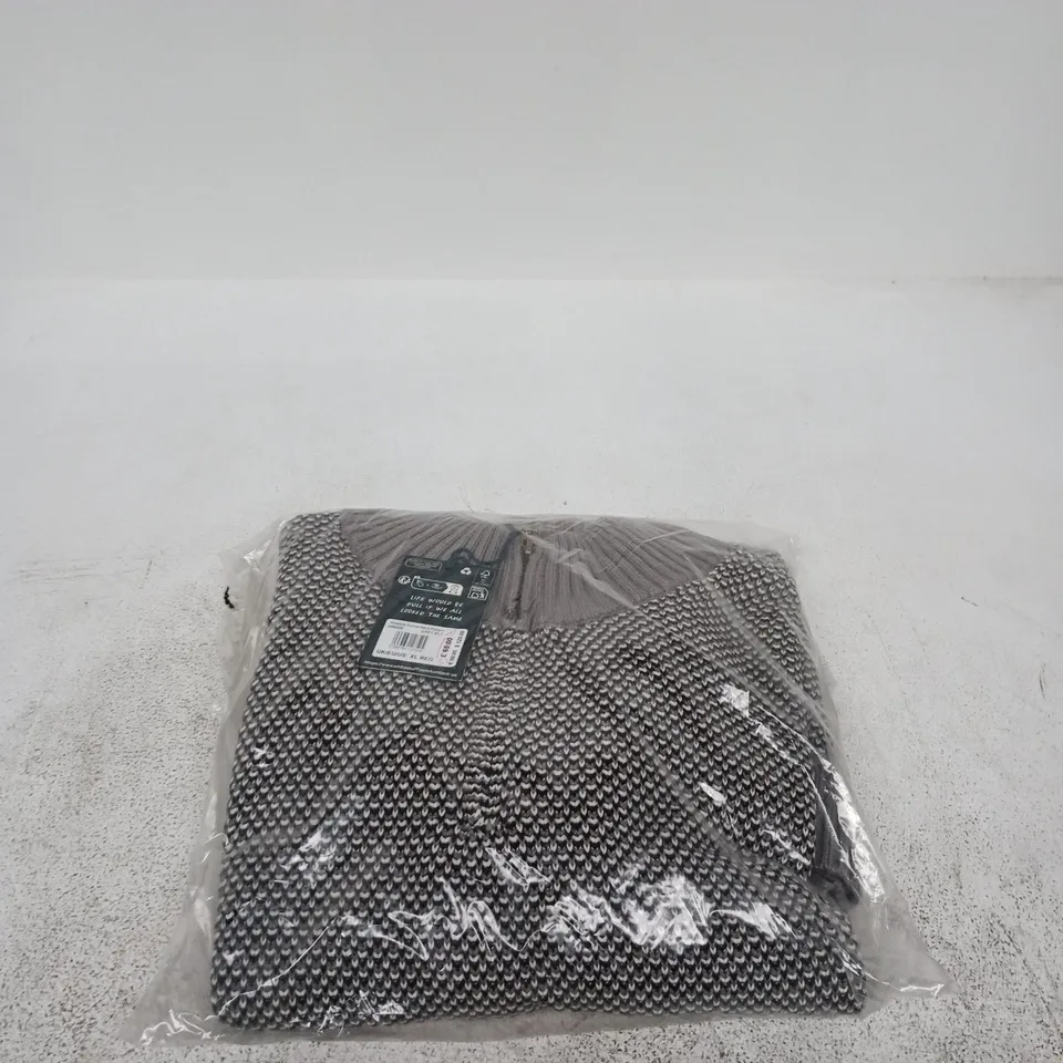 WHITE STUFF ATTADALE FUNNEL PACK NECK PATTERN GREY MLT XL