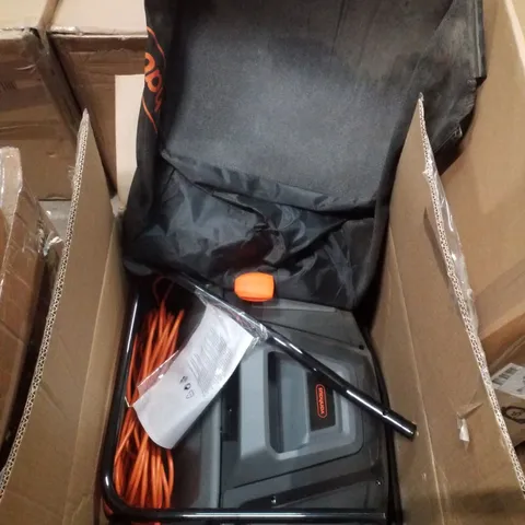 BOXED VONHAUS 3500326 1800W ARTIFICIAL GRASS BRUSH