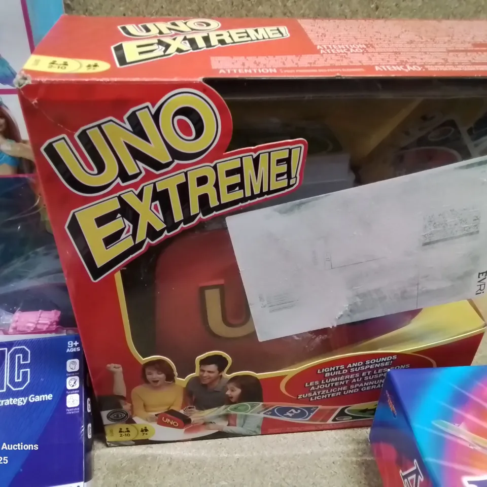 BOX OF APPROXIMATELY 10 KIDS BOXED TOYS TO INCLUDE: TOP GUN PLANE, CHARADES FOR KIDS, VTECH SECRET SAFE DIARY, UNO EXTREME, DON'T SAY IT GAME ETC.