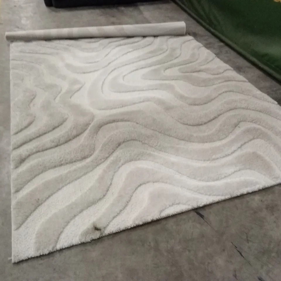 RAGOLLE CLEO AREA RUG // 200 x 290cm