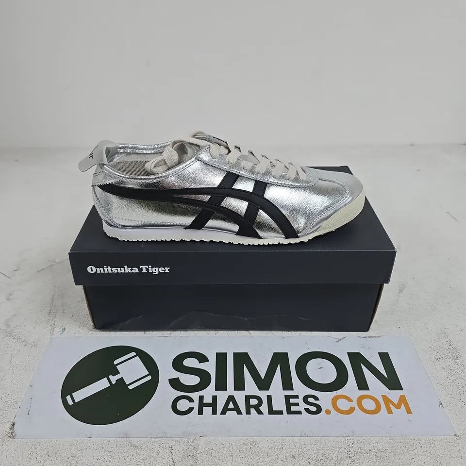 BOXED PAIR OF ONITSUKA TIGER MEXICO 66 PURE SILVER/BLACK - UK 7