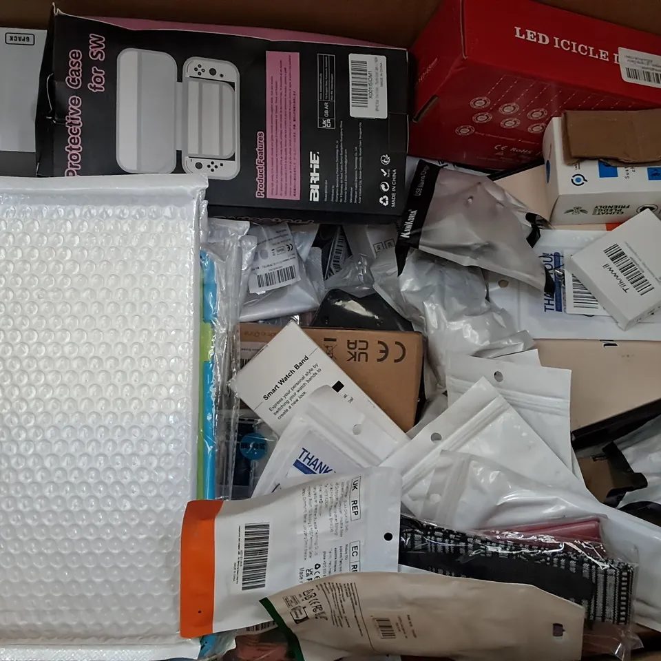 LARGE QUANTITY OF ASSORTED ITEMS TO INCLUDE AS ADAPTER, HALOGEN BULBS, CANDLE LIGHTS AND HOZELOCK TAP CONNECTOR 