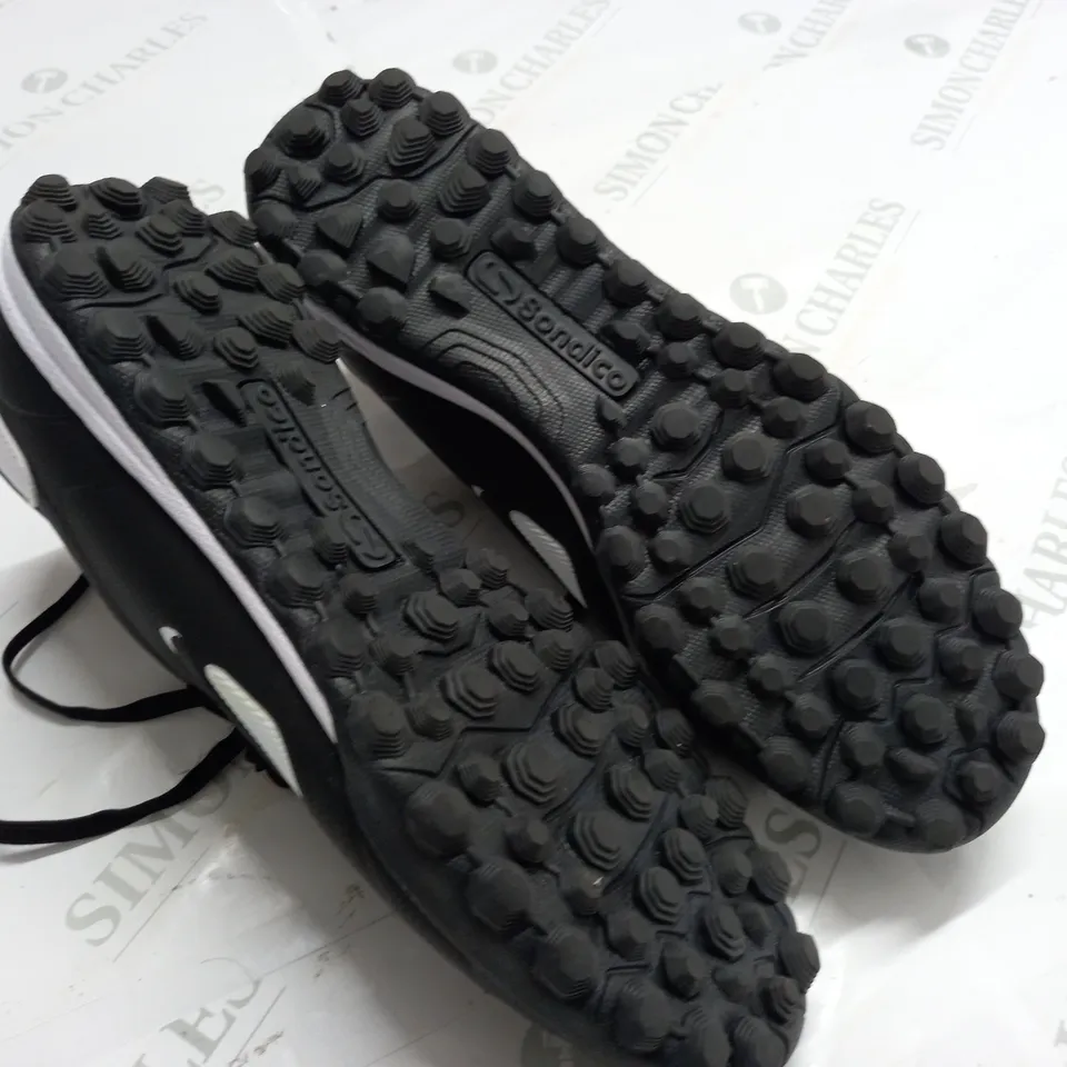 SONDICO BLACK SPORTS TRAINERS - UK 9