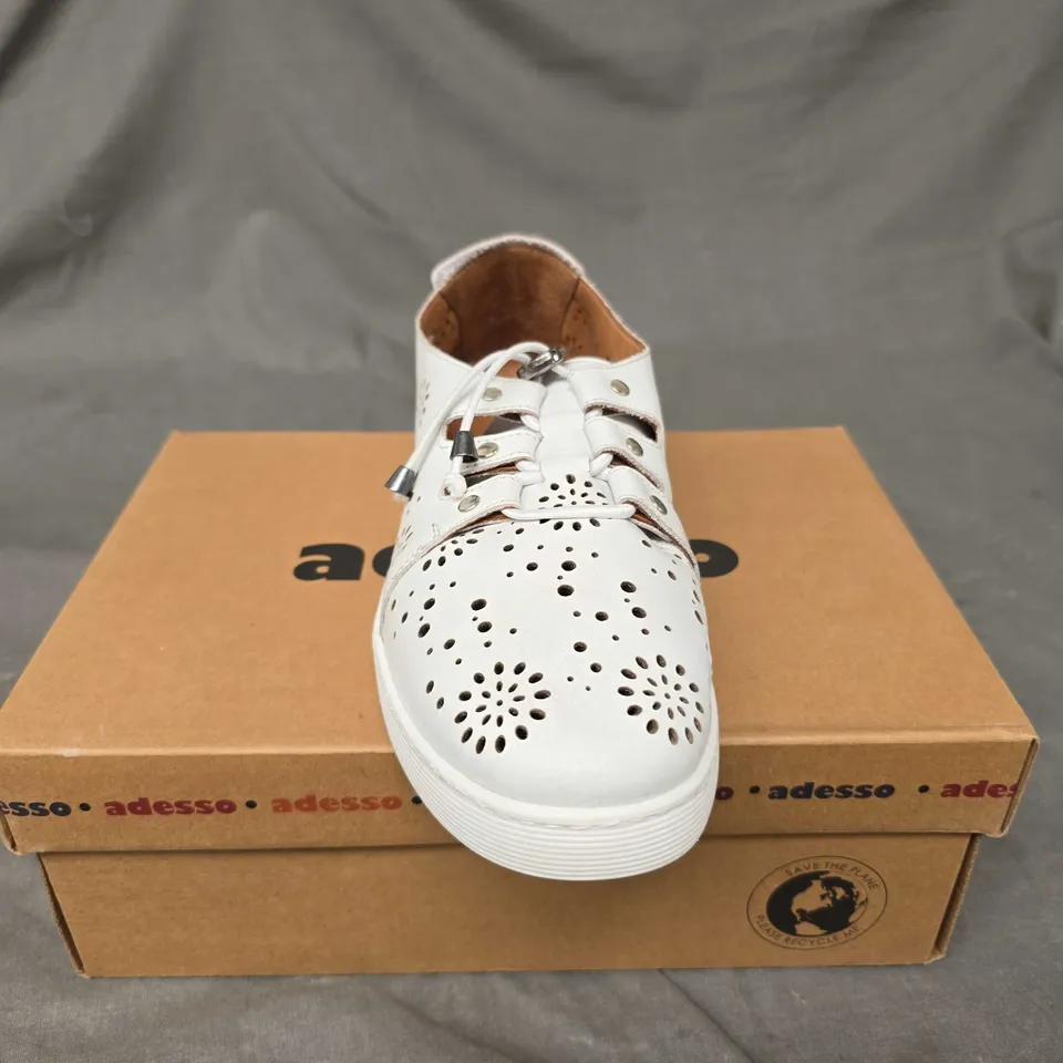 BOXED PAIR OF ADESSO FLORAL PINHOLE TRAINERS IN WHITE - 7