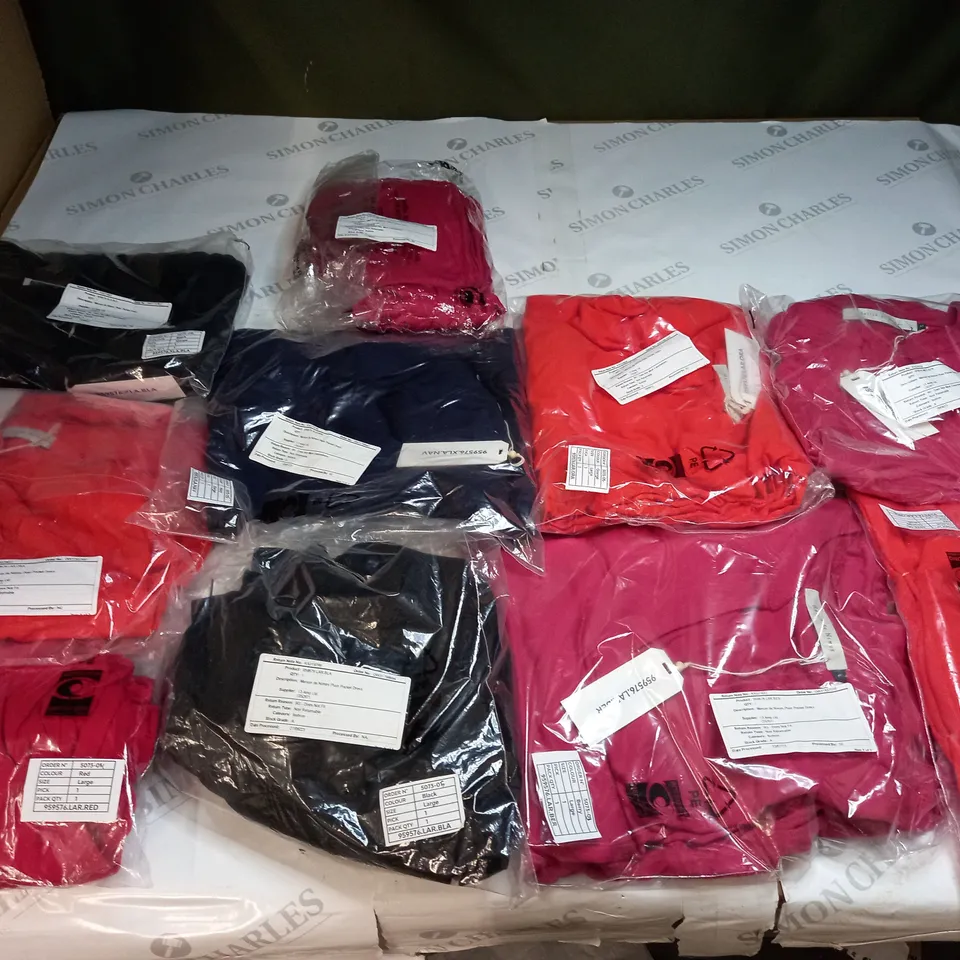 BAG OF APPROX 10 ASSORTED CLOTHING ITEMS TO INCLUDE - MAISON DE NIMES
