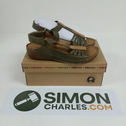 BOXED PAIR OF ADESSO OPEN TOES SANDALS IN DARK GREEN - SIZE 40