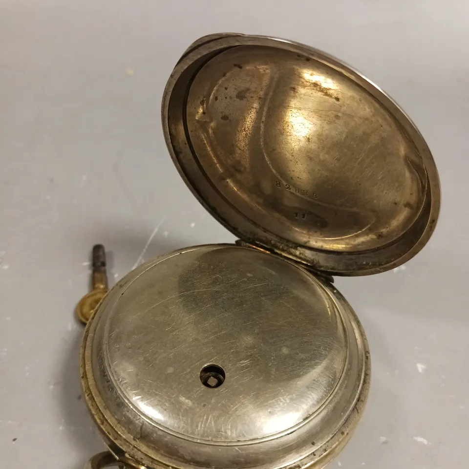 WIND UP UNBRANDED POCKET WATCH 