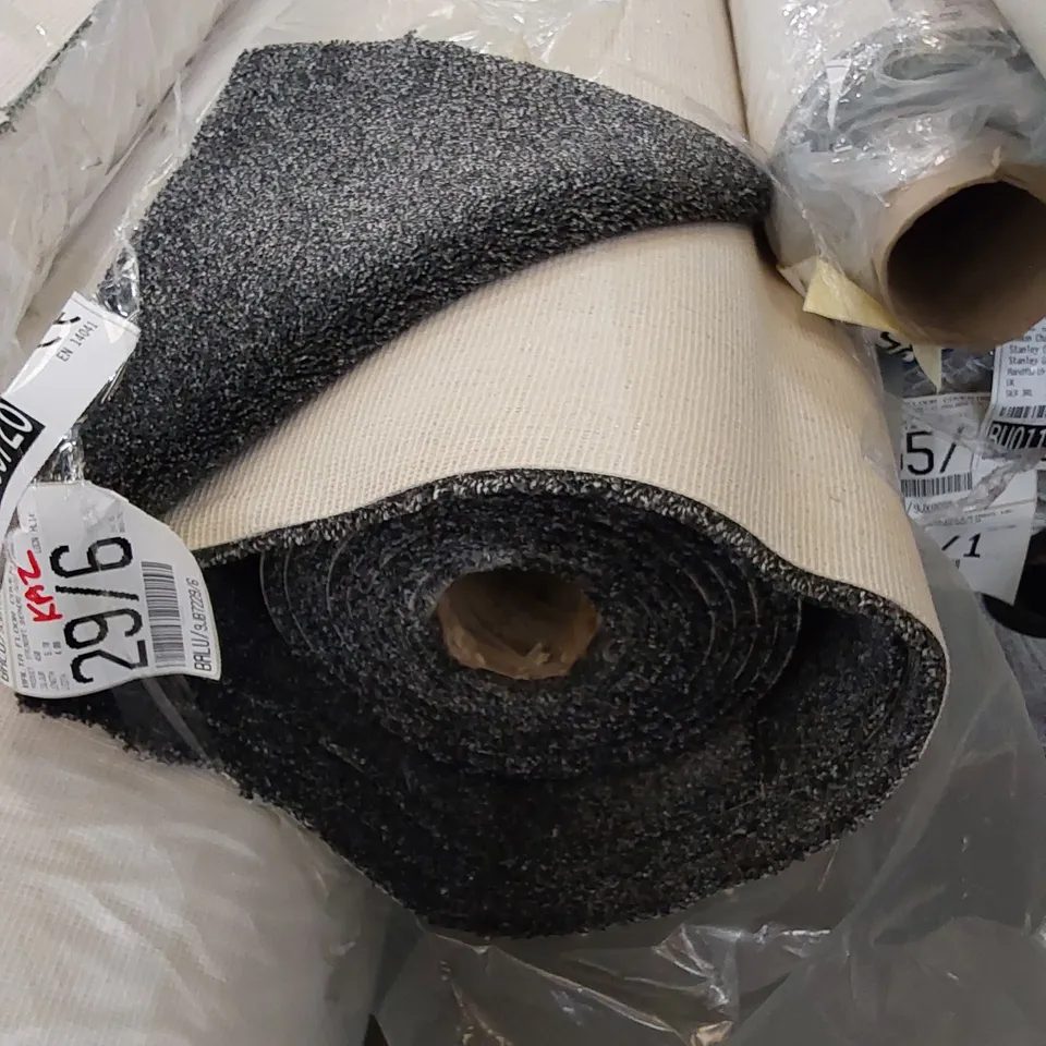 ROLL OF QUALITY STAINSAFE SHEPHERD TWIST AB CARPET // SIZE: APPROX. 4 X 5.7m