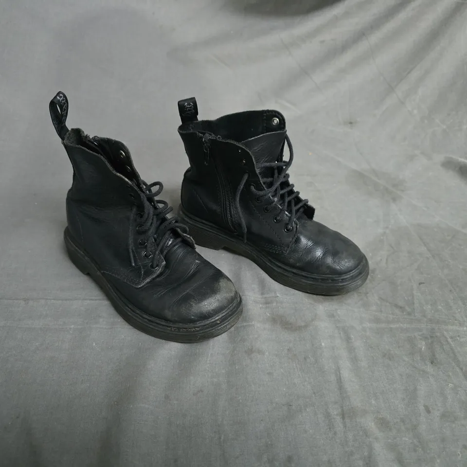 DR. MARTENS BLACK LEATHER BOOTS – BOXED
