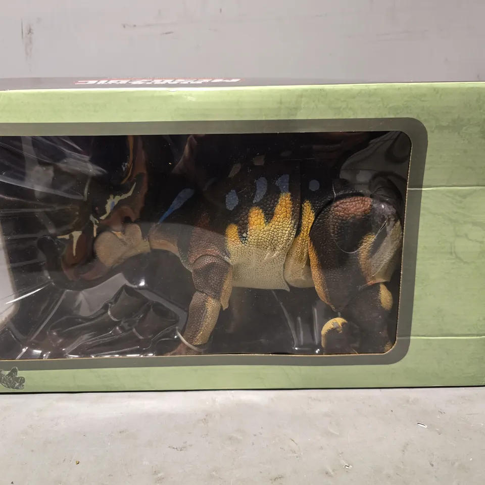 BOXED BEASTS OF THE MESOZDIC DINOSAUR 