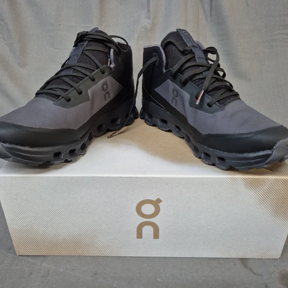 BOXED PAIR OF ON CLOUDROAM WATERPROOF SHOES IN BLACK/GREY UK SIZE 8