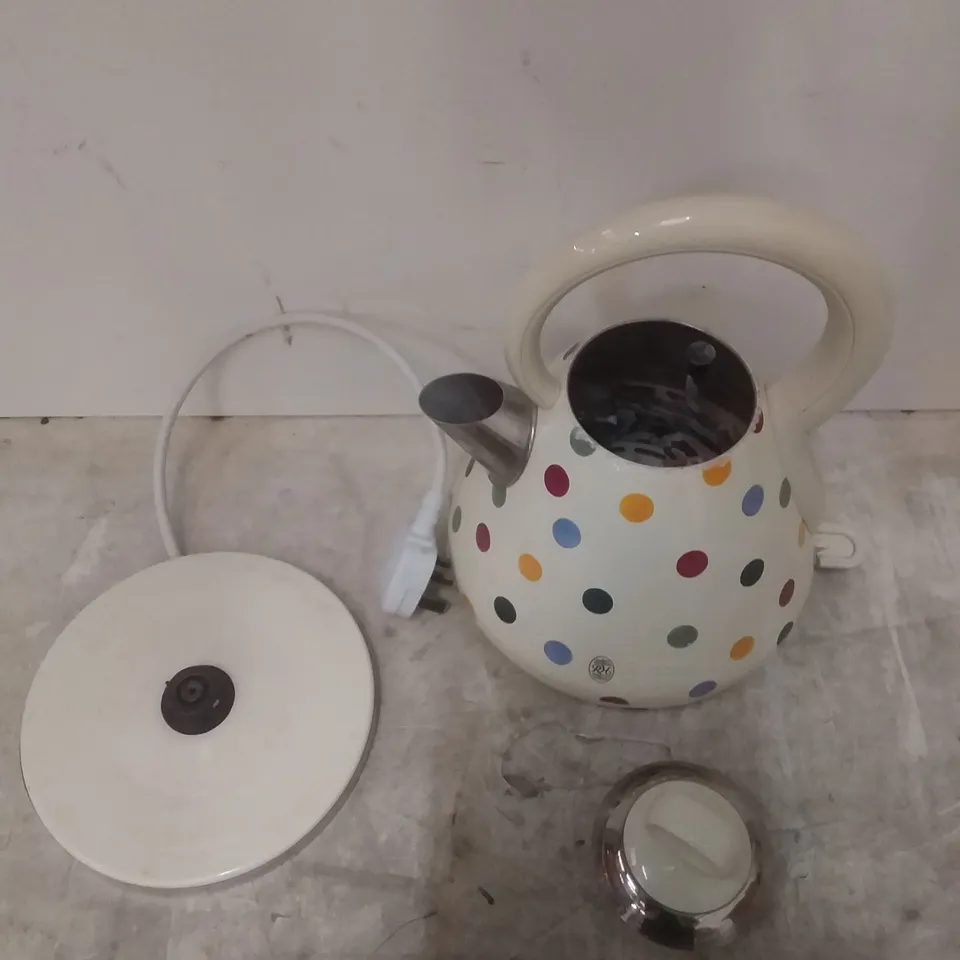 BOXED RUSSEL HOBBS SPOTTY KETTLE 