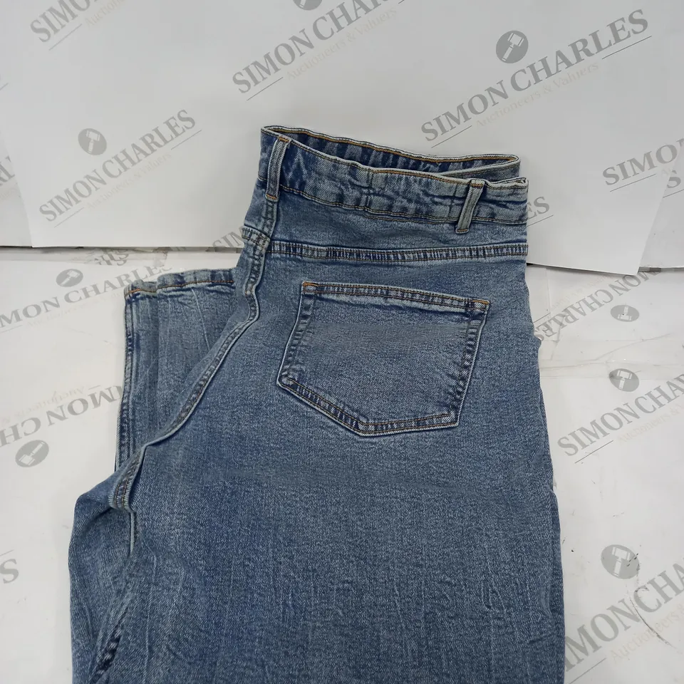 ASOS DESIGN SLIM MOM JEANS IN MID BLUE - 36/30