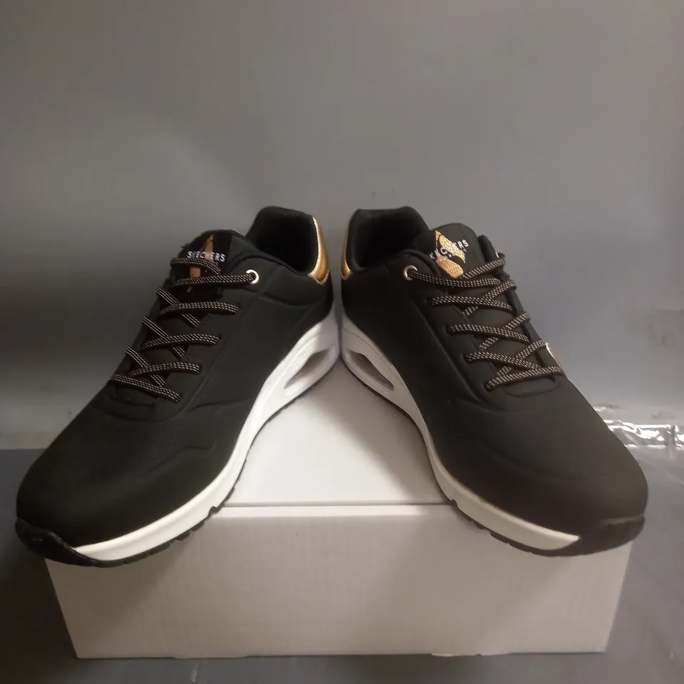 SKECHERS UNO TRAINERS BLACK WITH GOLD TRIM SIZE 8