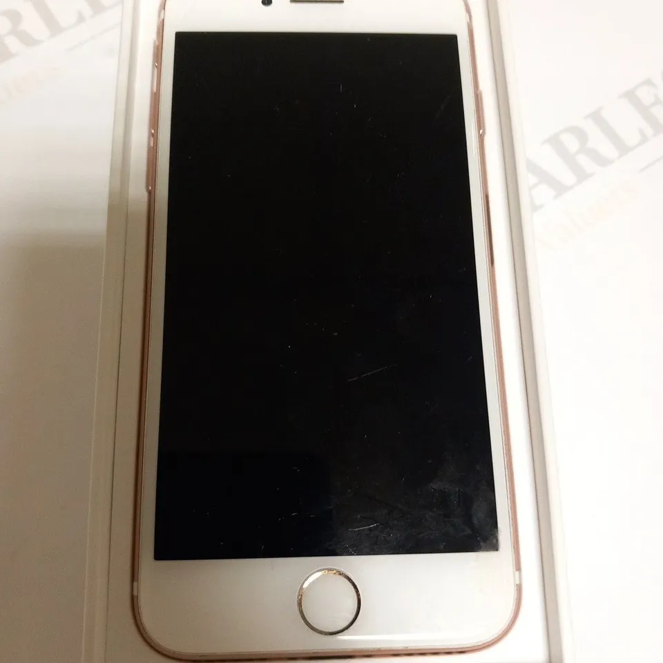 BOXED APPLE IPHONE 7 MOBILE PHONE