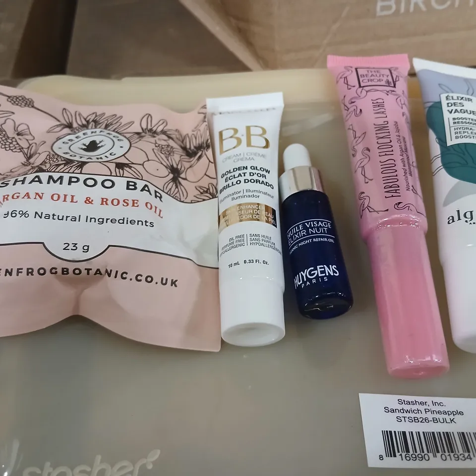 APPROXIMATELY 15 BIRCHBOX STASHER GIFT SETS TO INCLUDE; SHAMPOO BAR ARGAN OIL AND ROSE OIL, MARCELLE GOLDEN GLOW, HUYGENS ORGANIC NIGHT REPAIR OIL, THE BEAUTY CROPFABULOUS FLOCKING LASHES, ALGOLOGIE H