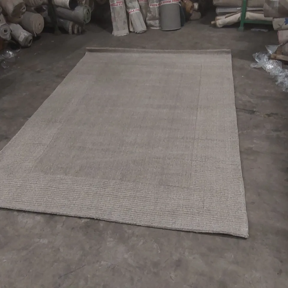 QUALITY DESIGNER RUG - APPROXIMATELY 280 x 194cm