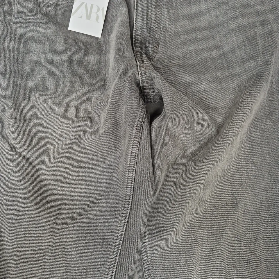 ZARA SLIM TAPER JEANS IN GREY SIZE UK SIZE 34