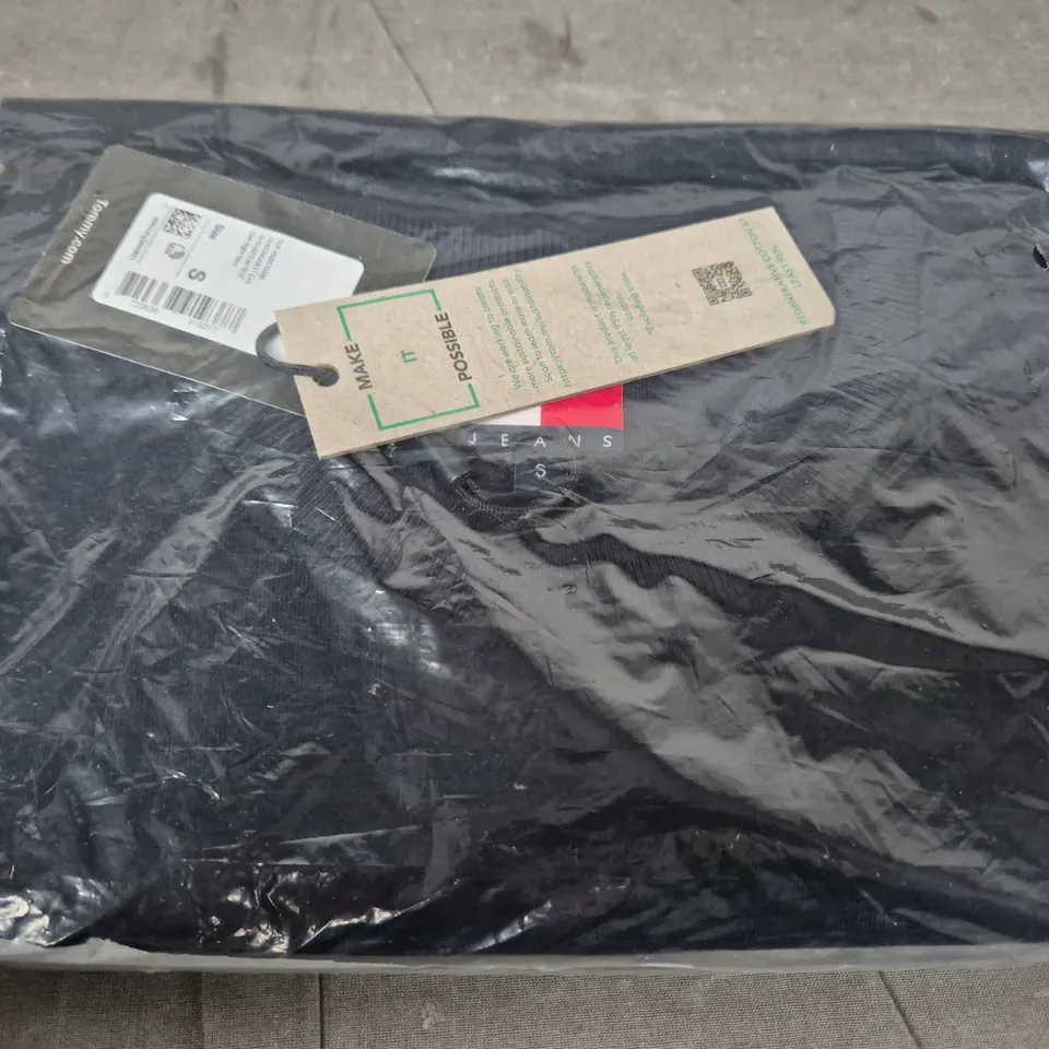 TOMMY JEANS DNA T‑SHIRT – DARK NIGHT NAVY, SIZE S 