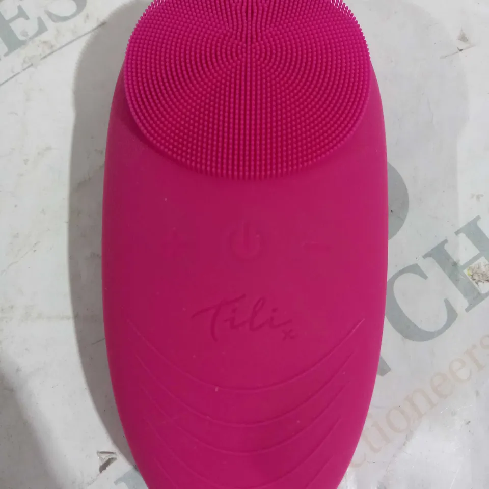 TILI RECHARGEABLE VARIABLE SPEED SILICONE FACIAL CLEANSING BRUSH FUCHSIA