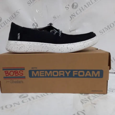 BOXED PAIR OF BOB'S FROM SKETCHERS TEXTILE TRAINER BLACK WITH WHITE SPECKLED SOLE IN SIZE 6
