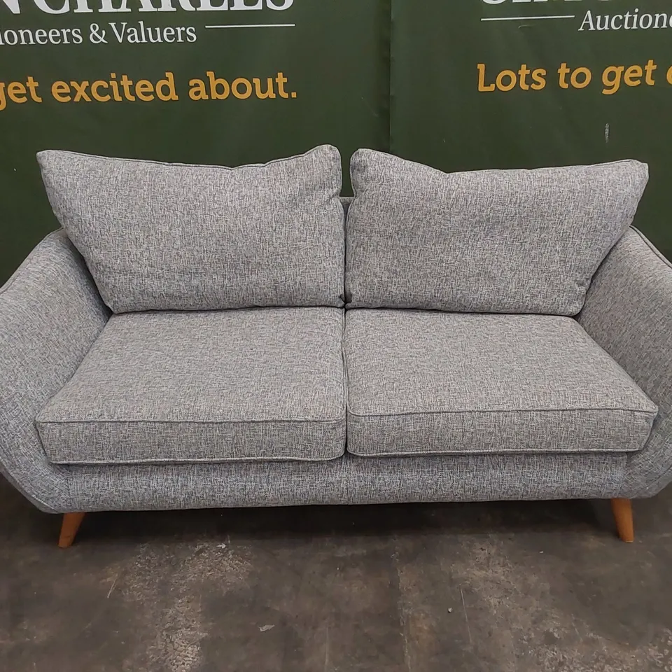 DESIGNER 3 SEATER LIGHT GREY FABRIC UPHOLSTERED SOFA