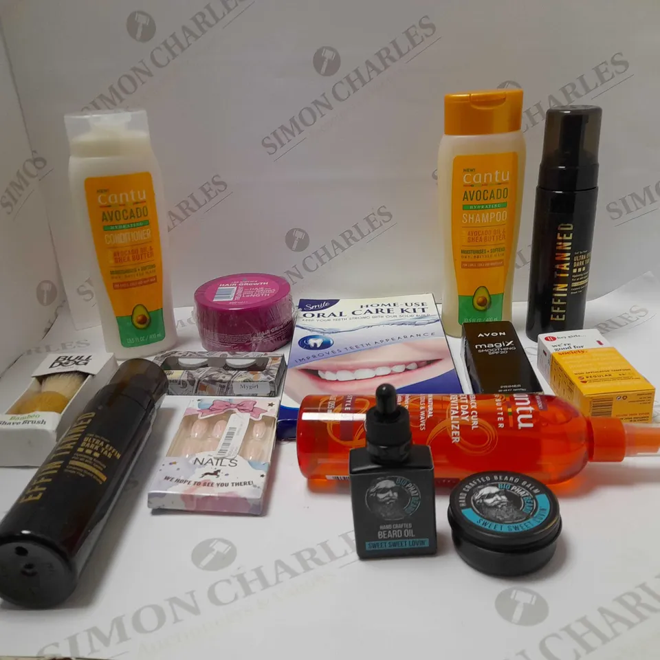 BOX OF APPROX 20 ASSORTED COSMETIC ITEMS TO INCLUDE BULL DOG, AVON AND CANTU SHAMPOOS
