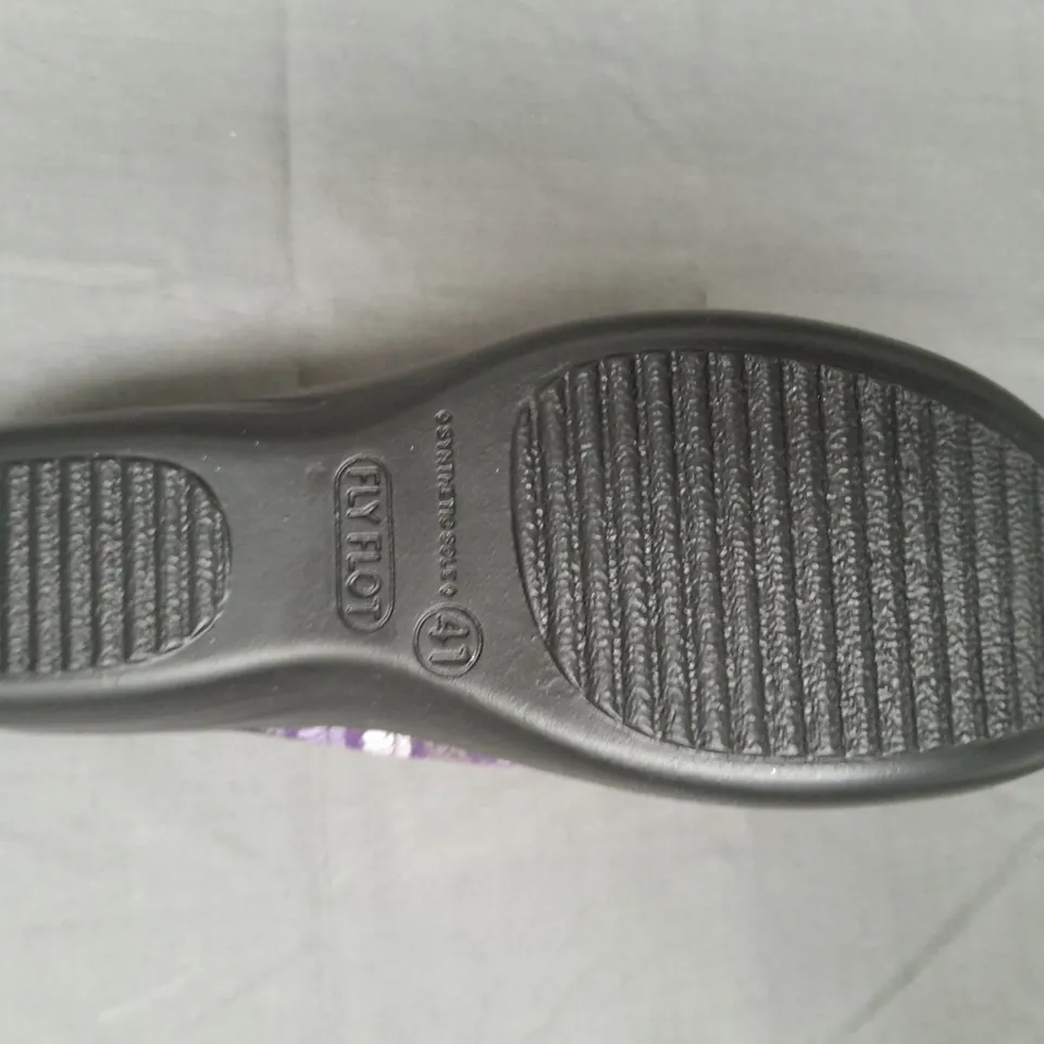 BOXED PAIR OF FLYFLOT SLIP-ON SHOES IN PURPLE EU SIZE 41