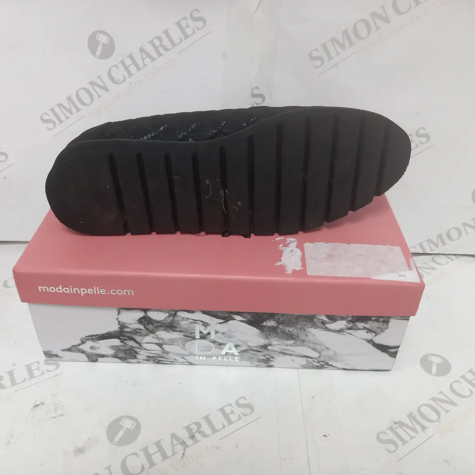 BOXED MODA IN PELLE EMMERSON LOAFER BLACK SIZE 6