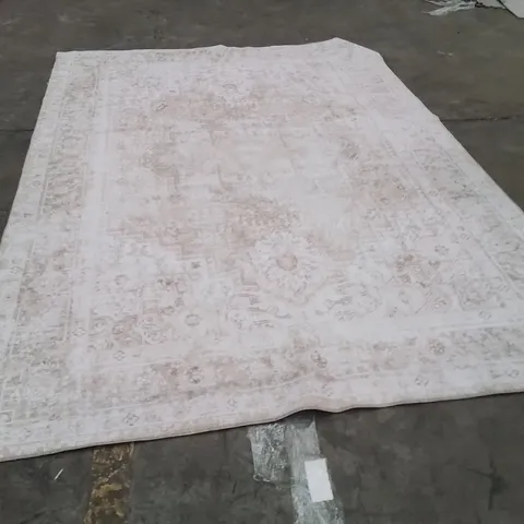 QUALITY DESIGNER AREA RUG - APPROXIMATELY 290X190CM