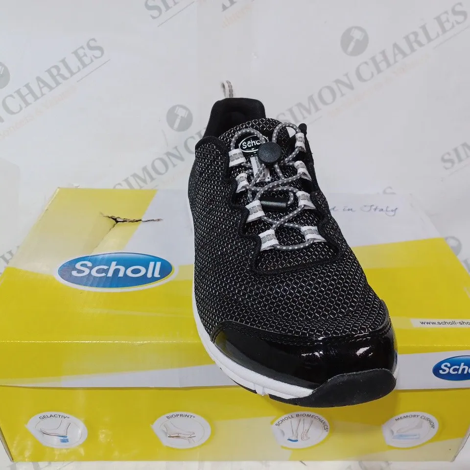 BOXED SCHOLL WIND STEP TRAINERS - UK 7