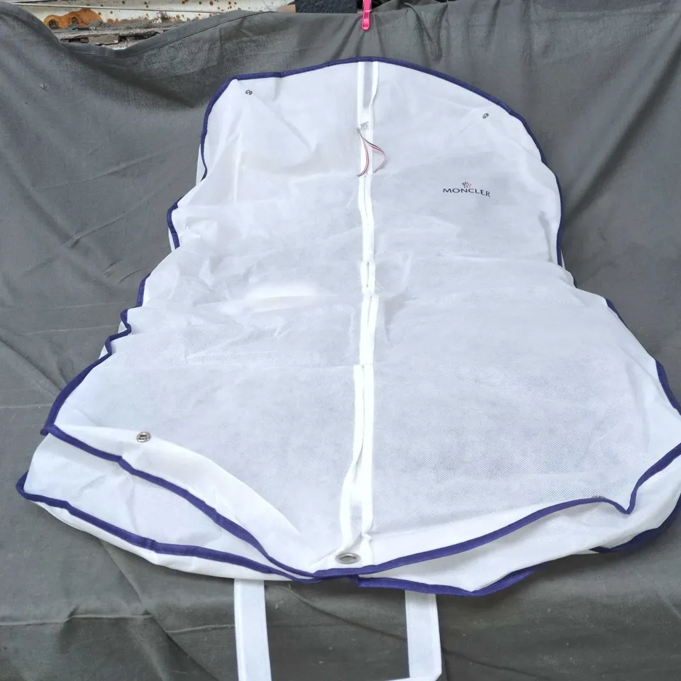 MONCLER DOWN PUFFER WITH PROTECTIVE BAG UK SIZE 3