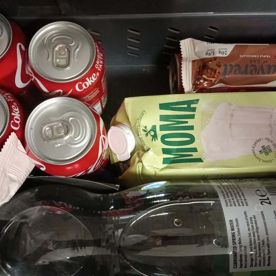APPROXIMATELY 10 ASSORTED FOOD AND DRINK ITEMS TO INCLUDE ILLY DECAF COFFEE, COCA-COLA, ETC