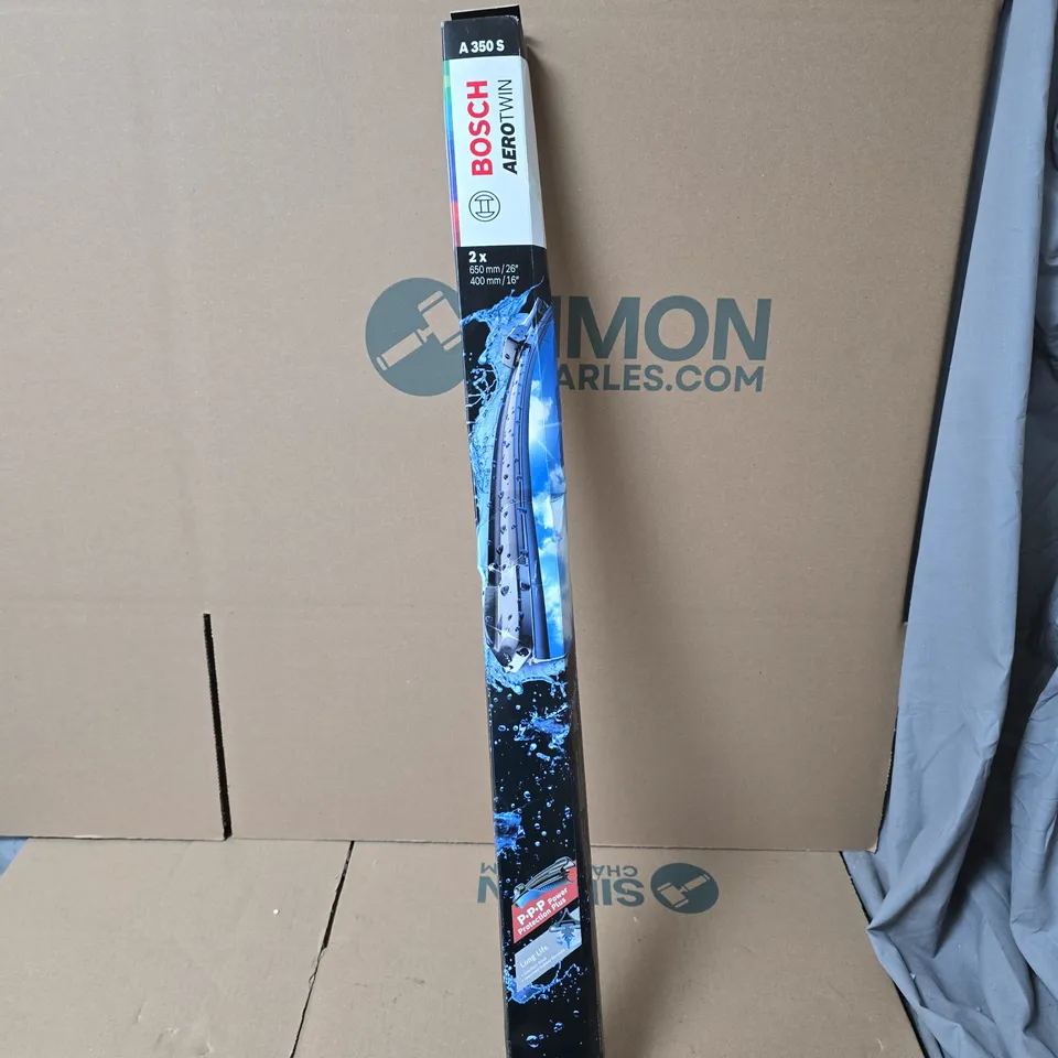 BOX OF APPROXIMATELY 30 ASSORTED BOSCH WINDSCREEN WIPERS INCLUDING A 350S AND A 864S 