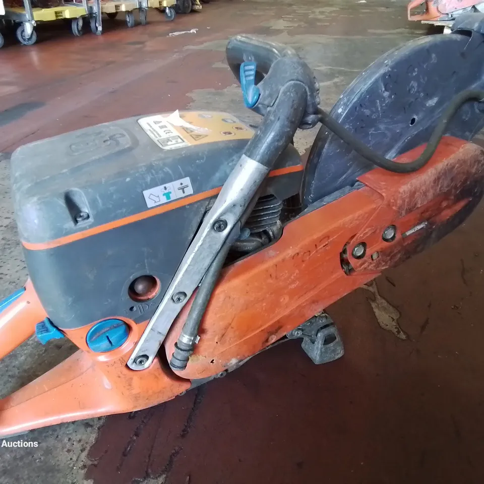 HUSQVARNA K760 CUT-N-BREAK DEEP CUT CONCRETE SAW. (NO DISC)