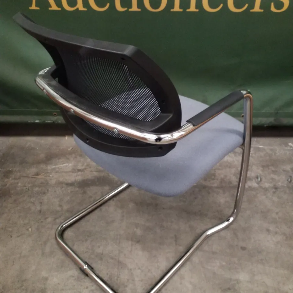 SET OF 5 MESH BACKED CHAIRS - GREY CUSHION 