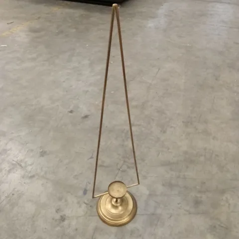 TREE SHAPE CANDLE HOLDER