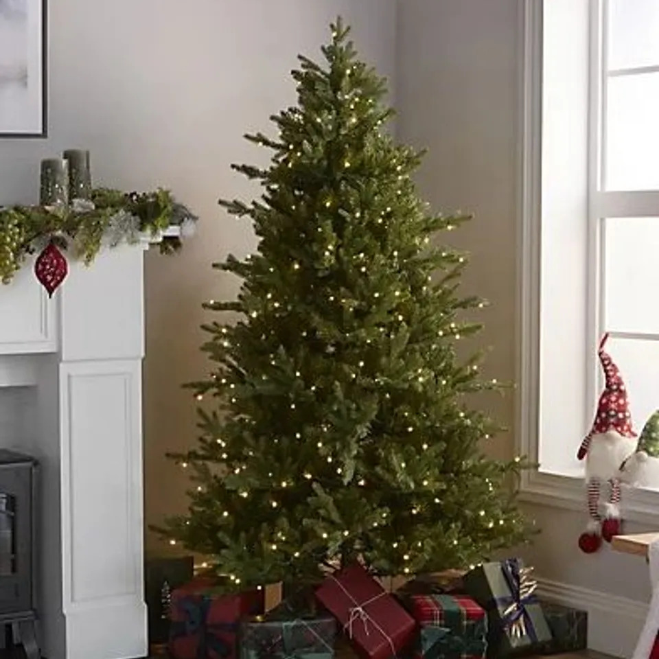 AUBURN NATURAL CHRISTMAS TREE - 4FT